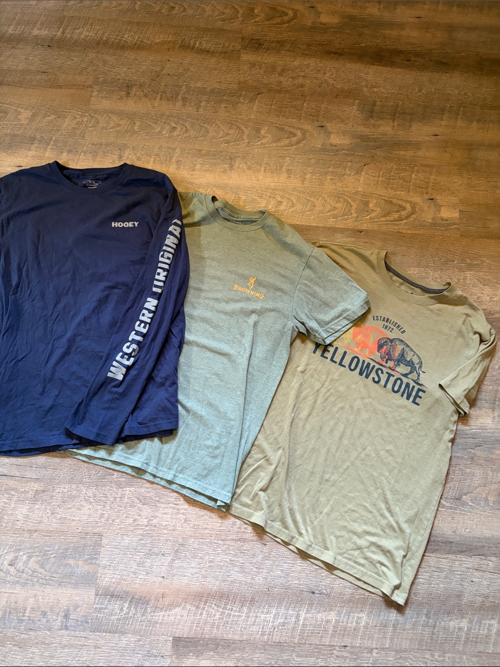 Hooey Long Sleeve & Two Tees Size Medium